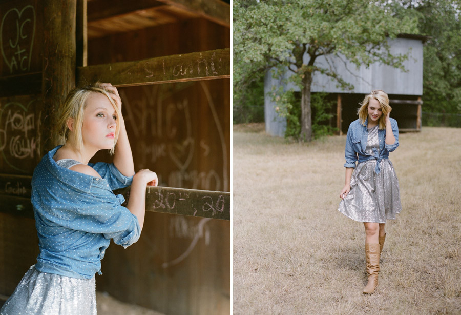 Senior girl's portraits with a country theme.