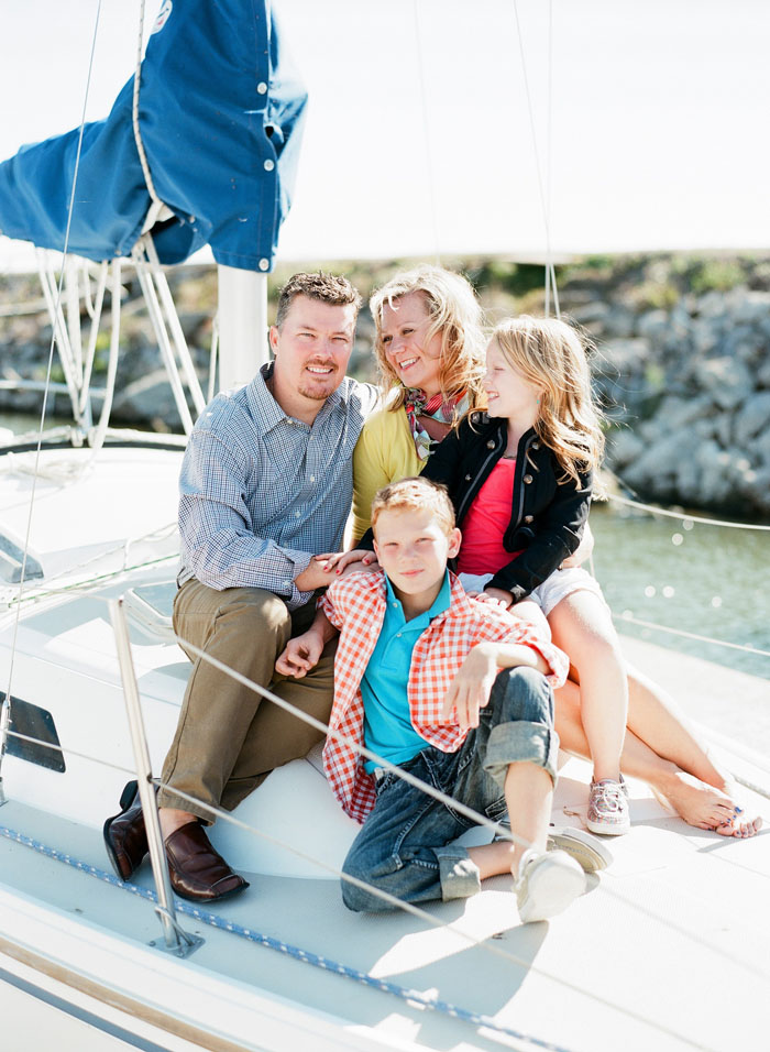 Dallas family portraits on a sailboat