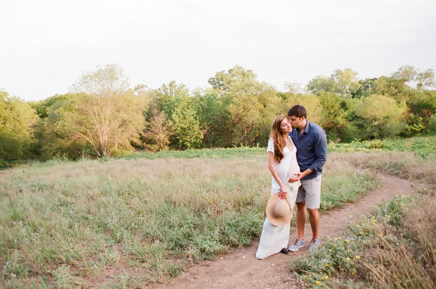 Cute couple at Arbor Hills Texas for maternity session